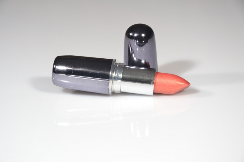 esthetique-LUCERAM-min_lipstick-273109